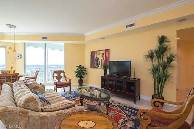 295 Grande WAY #1006, Naples, FL 34110