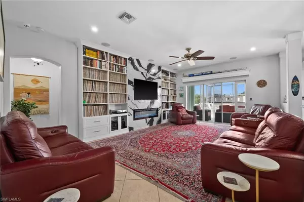 Cape Coral, FL 33909,627 NE 7th TER