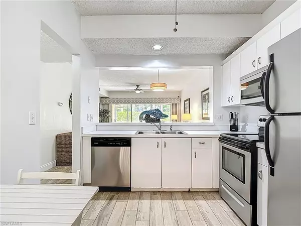 Naples, FL 34105,1044 Woodshire LN #B102