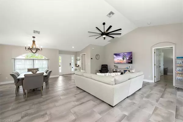 Cape Coral, FL 33990,148 SE 23rd ST