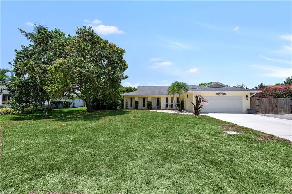 Naples, FL 34110,639 Pompano DR