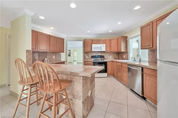 Naples, FL 34110,639 Pompano DR