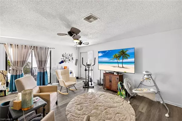 Fort Myers, FL 33907,3291 Royal Canadian TRCE #3