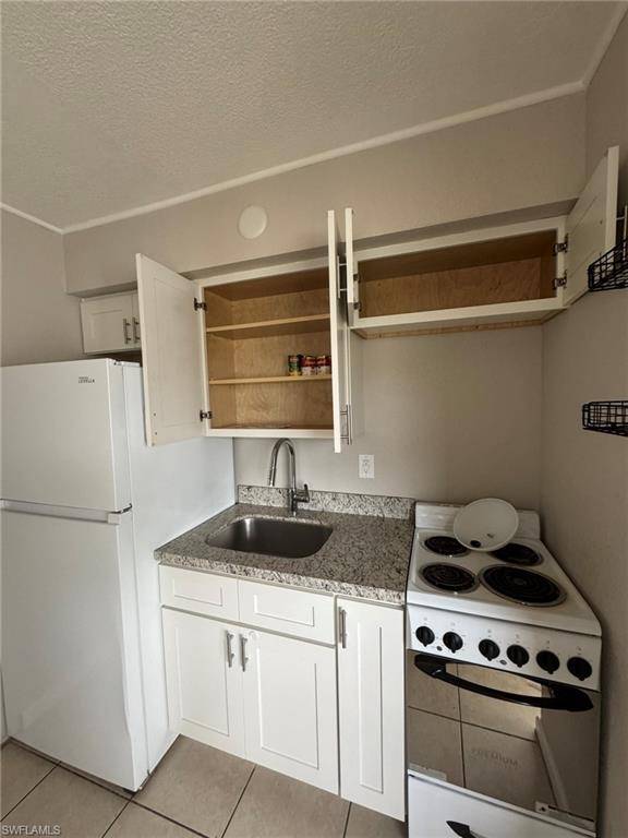 Fort Myers, FL 33901,2452 Stella ST #206