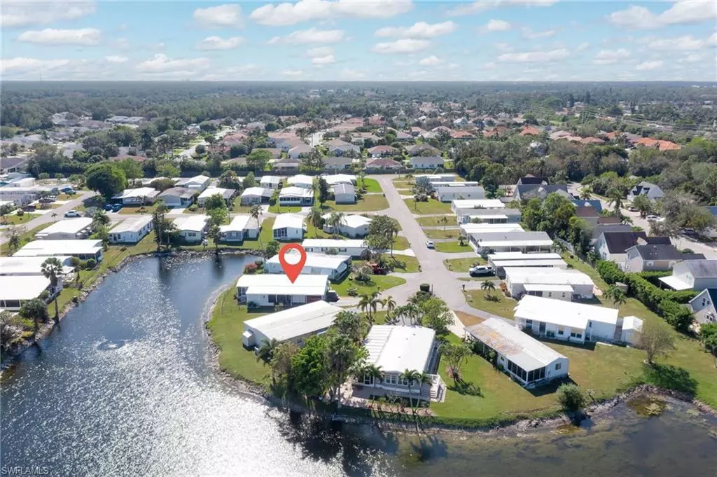 Naples, FL 34104,513 Cape Florida LN