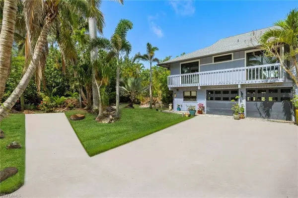 Sanibel, FL 33957,771 Rabbit RD
