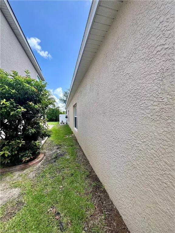 Fort Myers, FL 33908,9720 Gladiolus Preserve CIR