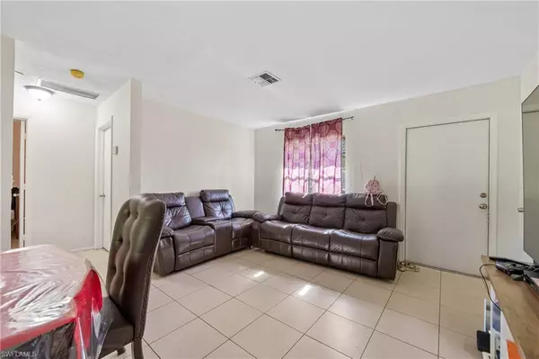 Fort Myers, FL 33916,6220 Meadowview CIR