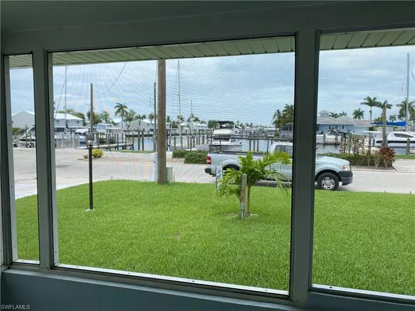 Fort Myers Beach, FL 33931,12100 Siesta DR