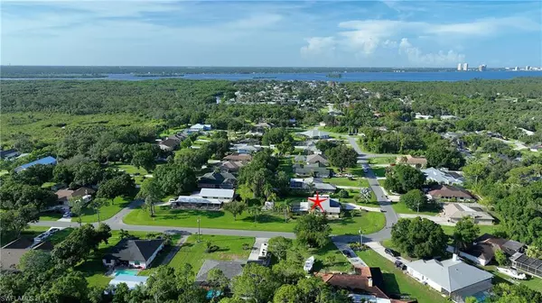 North Fort Myers, FL 33917,7700 Deni DR