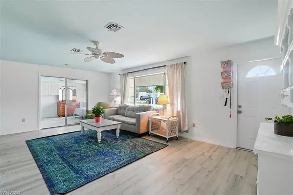 Naples, FL 34104,4011 Coconut CIR S