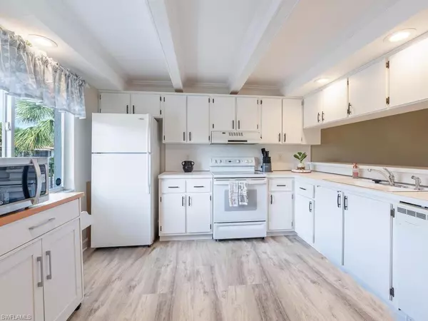 Naples, FL 34112,3603 Arctic CIR #402