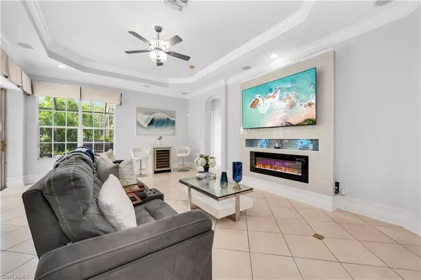 Naples, FL 34110,16100 Parque LN