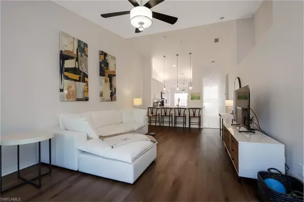 Naples, FL 34109,2585 Old Groves RD #L203