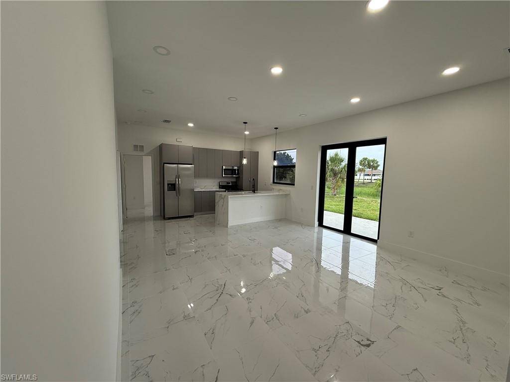 Cape Coral, FL 33909,306 NE 10th TER