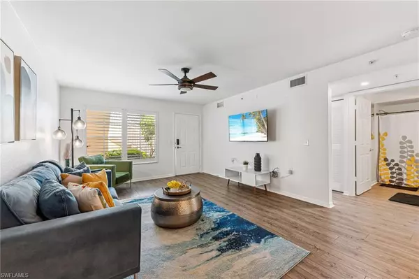Naples, FL 34109,4940 Cougar CT S #104