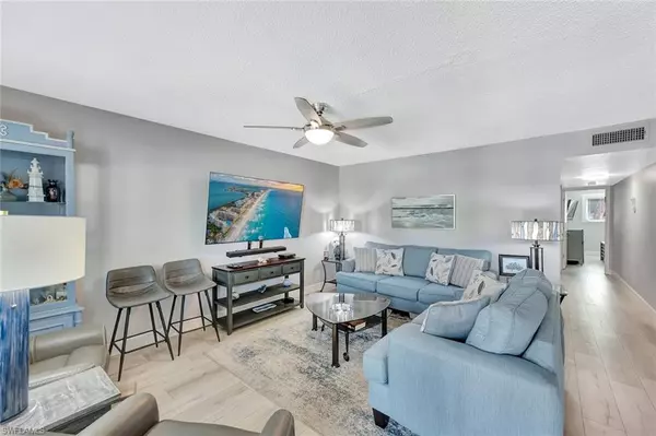Naples, FL 34102,766 Central AVE #207