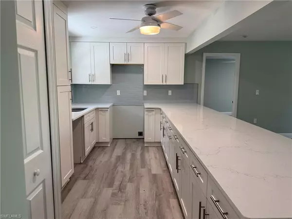 Sanibel, FL 33957,5117 Sea Bell RD #E109