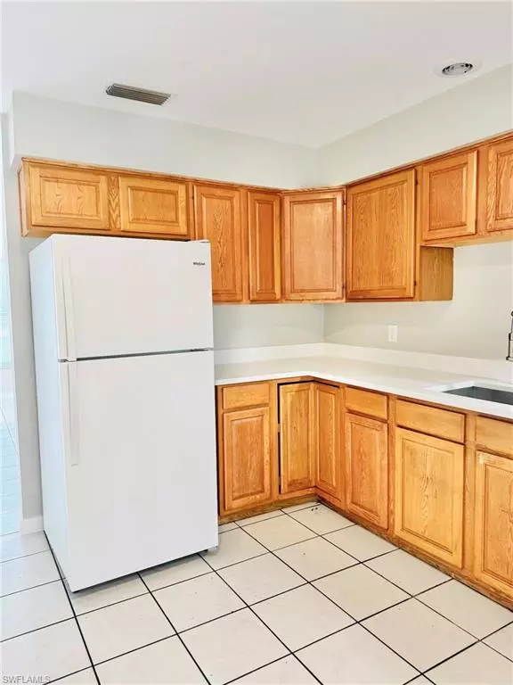 Naples, FL 34108,844 96th AVE N