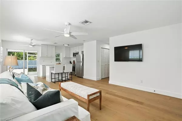 Naples, FL 34103,1324 Highlands DR