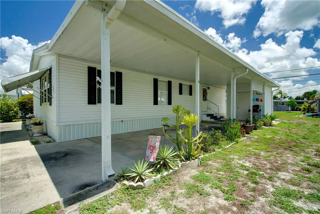 North Fort Myers, FL 33917,205 Carriage LN