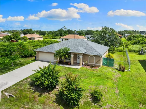 Lehigh Acres, FL 33976,3206 8th ST SW