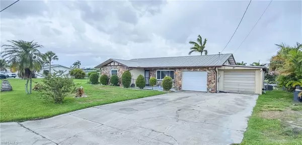 North Fort Myers, FL 33903,453 Stipe ST
