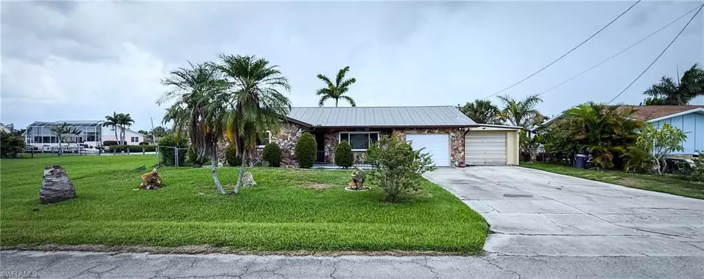 453 Stipe ST, North Fort Myers, FL 33903