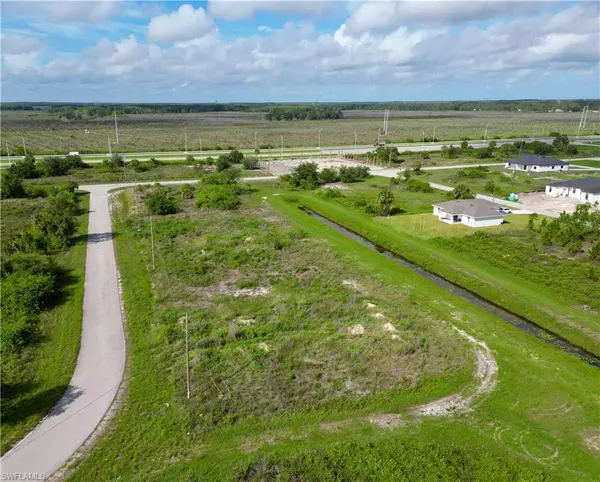 1007 Kirkwood ST, Lehigh Acres, FL 33974