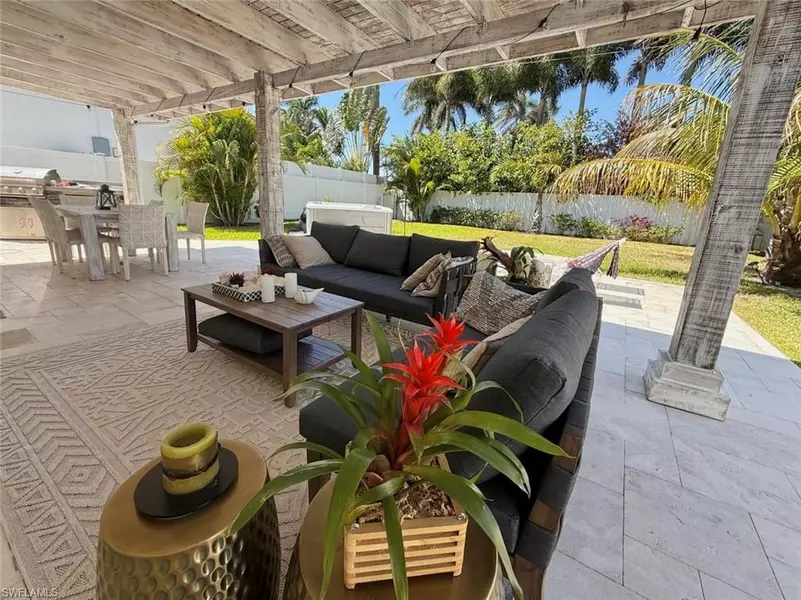 771 94th AVE N, Naples, FL 34108