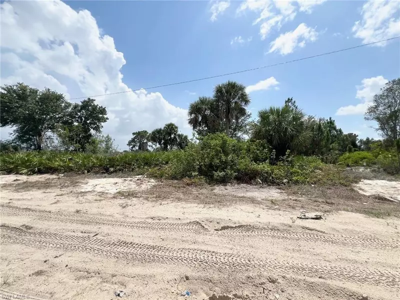 605 Alabama RD S, Lehigh Acres, FL 33974