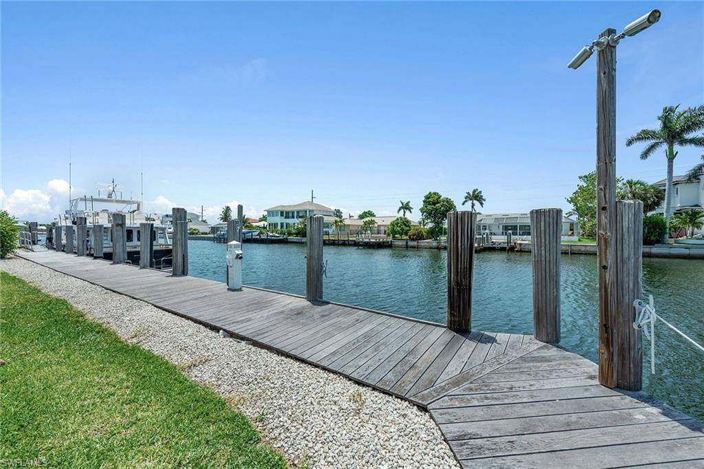 Marco Island, FL 34145,849 Buttonwood CT
