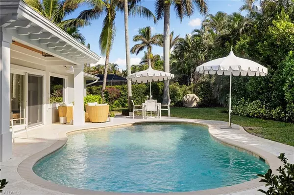 320 Putter Point DR, Naples, FL 34103