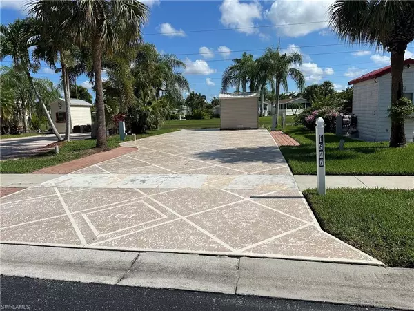 1647 Diamond Lake CIR, Naples, FL 34114