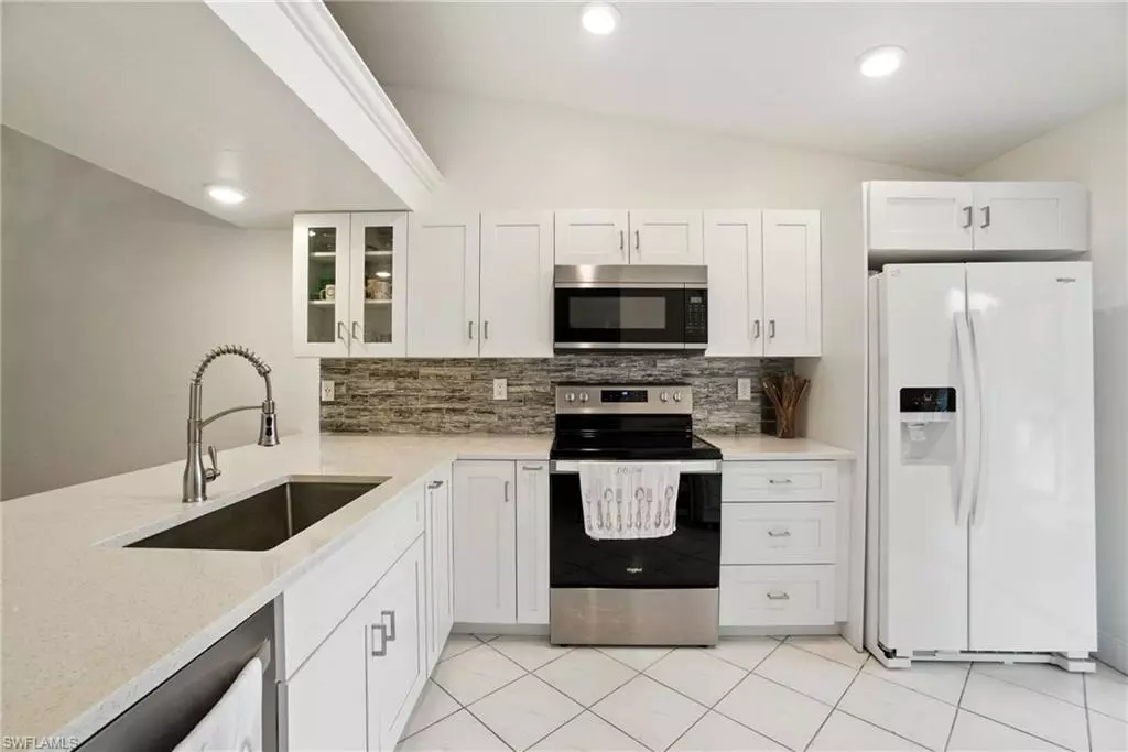 Naples, FL 34112,4220 Looking Glass LN #4302
