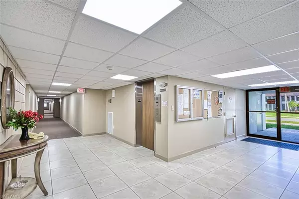 Port Charlotte, FL 33952,2300 Aaron ST #211