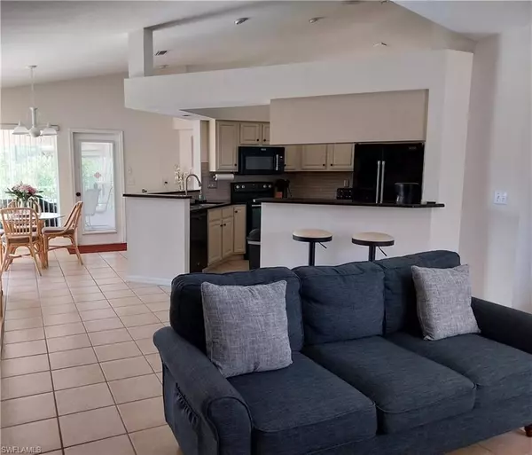 Naples, FL 34104,449 Dundee CT