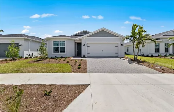 604 Oasis Lake PL, Lehigh Acres, FL 33936