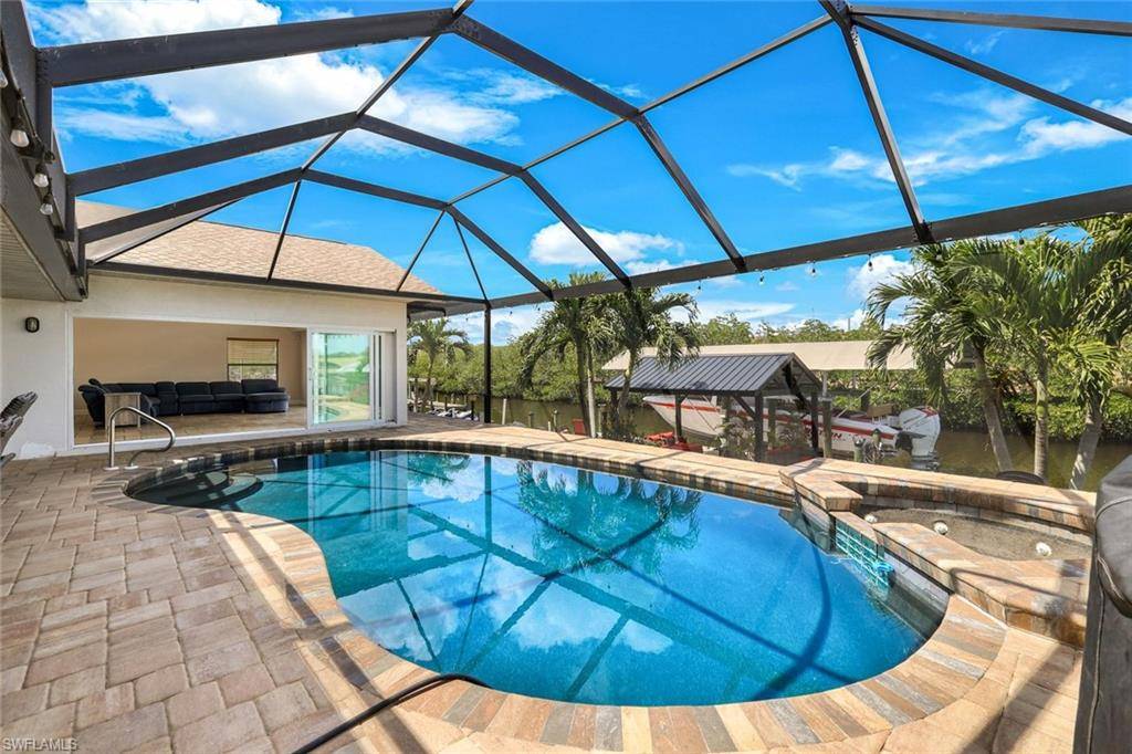 2013 Everest PKWY, Cape Coral, FL 33904