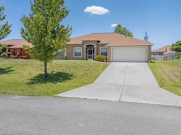 821 Carlfield AVE, Lehigh Acres, FL 33971