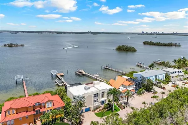 Fort Myers Beach, FL 33931,21421 WIDGEON TER