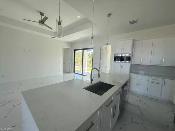 Lehigh Acres, FL 33972,402 Irving AVE