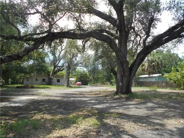 Punta Gorda, FL 33982,5411 BEECHWOOD ST