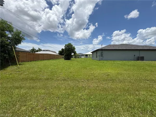 Cape Coral, FL 33991,1400 SW 1st TER
