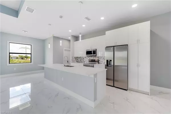 4002 22nd ST SW, Lehigh Acres, FL 33976