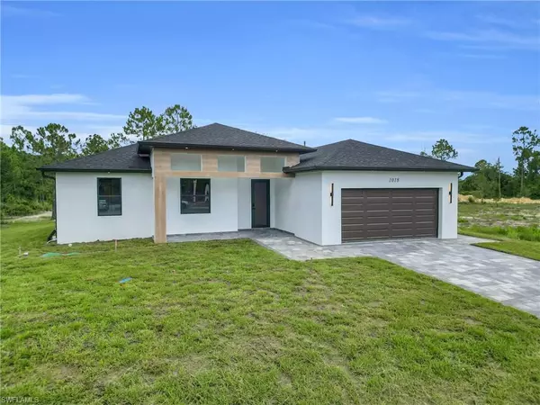 Lehigh Acres, FL 33972,1018 Clayton AVE