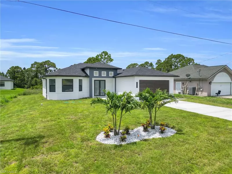 2505 40TH ST SW, Lehigh Acres, FL 33976