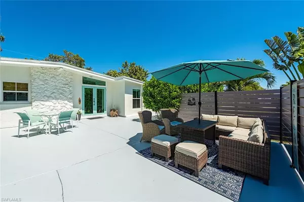 Naples, FL 34104,1971 HOLIDAY LN