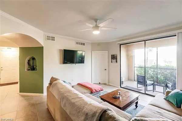 Naples, FL 34105,13010 Positano CIR #101