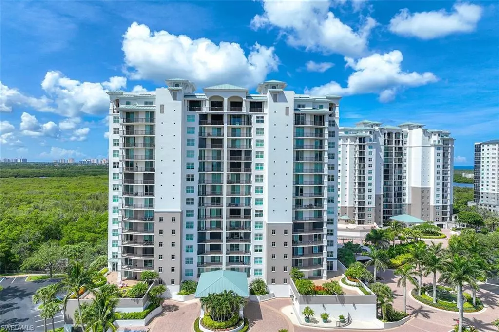 Naples, FL 34110,455 Cove Tower DR #303